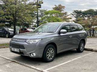 mitsubishi-outlander-phev-2013