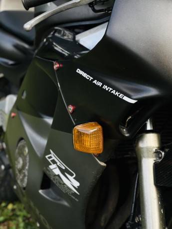 honda-cbr-250-gullarm-2012-big-4