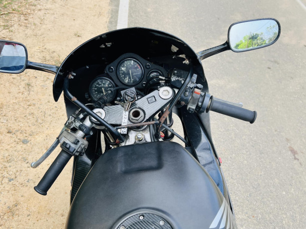 honda-cbr-250-gullarm-2012-big-3