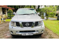 nissan-navara-small-3