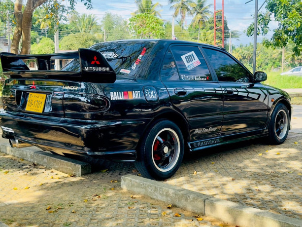 mitsubishi-lancer-cb2-big-2