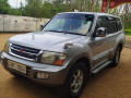 mitsubishi-montero-small-4