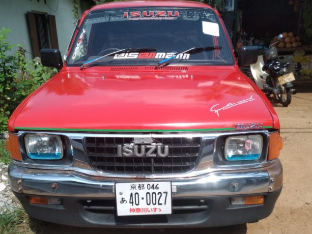 isuzu-double-cab-1983-big-0