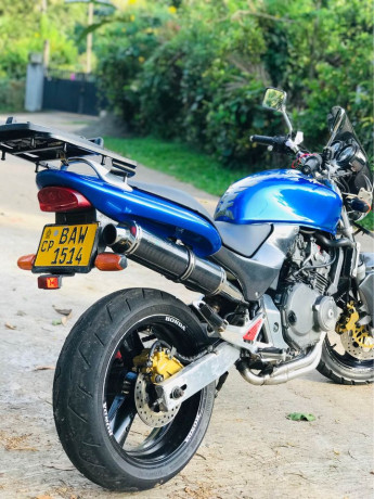 honda-hornet-250-2013-big-4