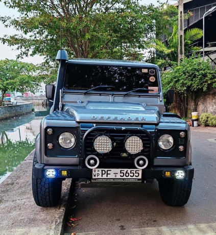 landrover-defender-2008-big-1