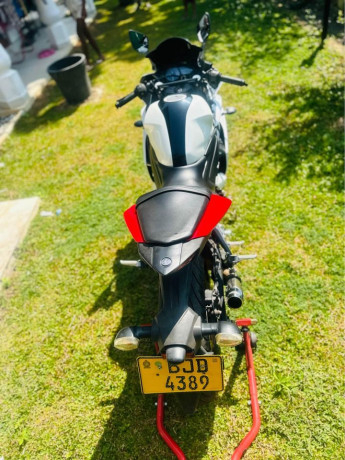 yamaha-yzf-r3-2022-big-2
