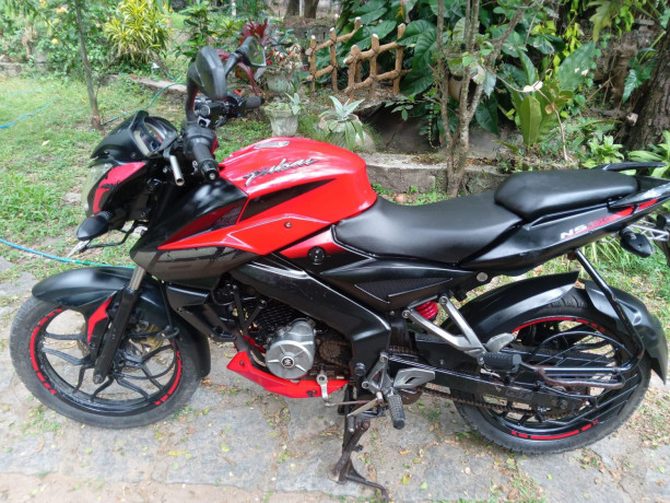 bajaj-pulsar-ns160-2017-big-0