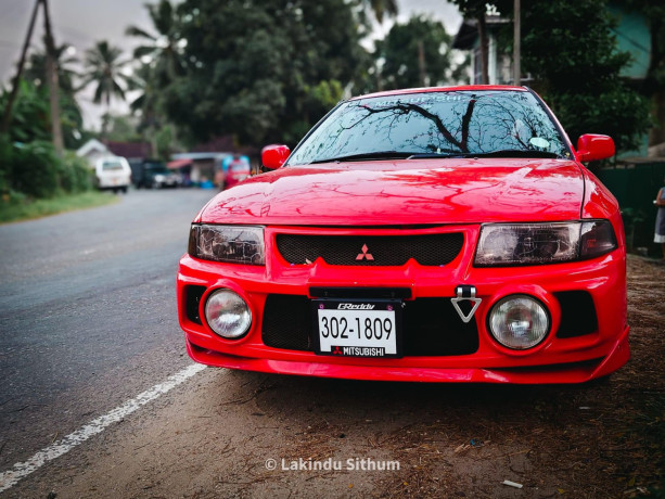 mitsubishi-lancer-ck1-2000-big-1