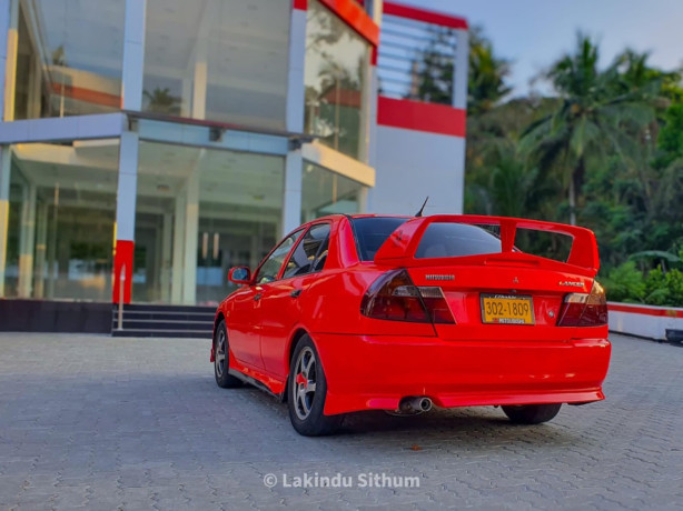 mitsubishi-lancer-ck1-2000-big-4