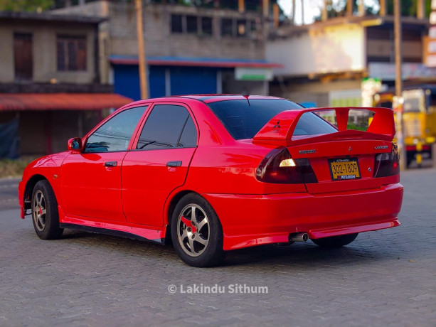 mitsubishi-lancer-ck1-2000-big-2