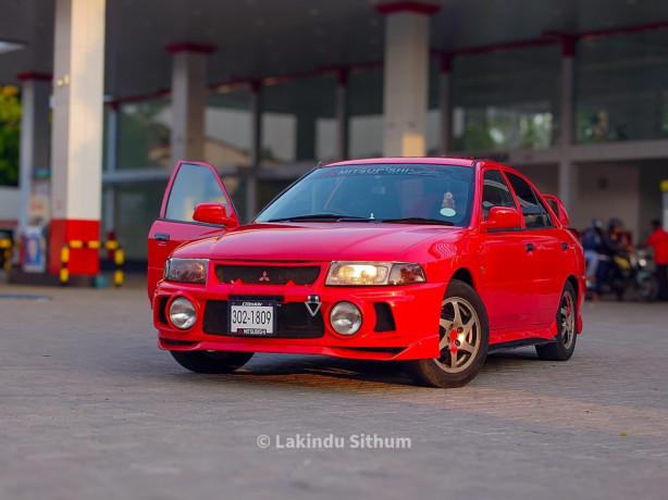 mitsubishi-lancer-ck1-2000-big-0