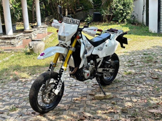 suzuki-drz-400-sm-2016