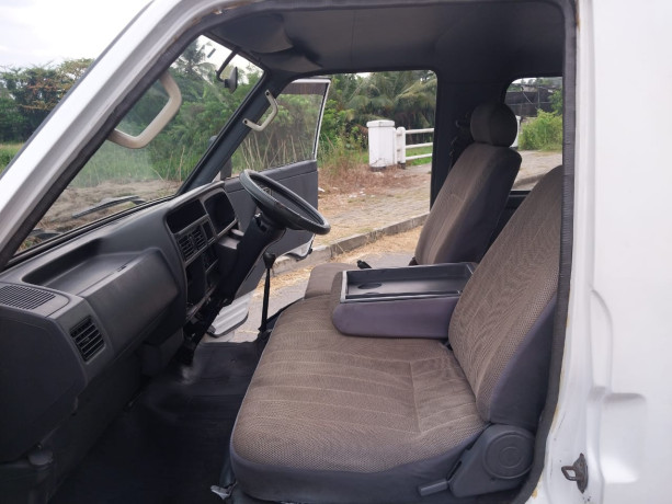 mazda-bongo-big-3