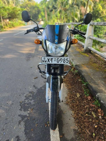 bajaj-ct100-2012-big-4