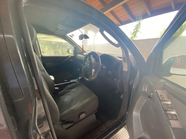 nissan-navara-2007-big-3