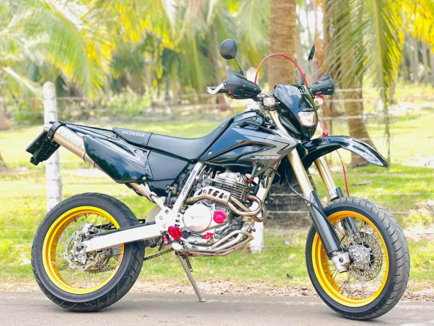 honda-xr-250-2023-big-0