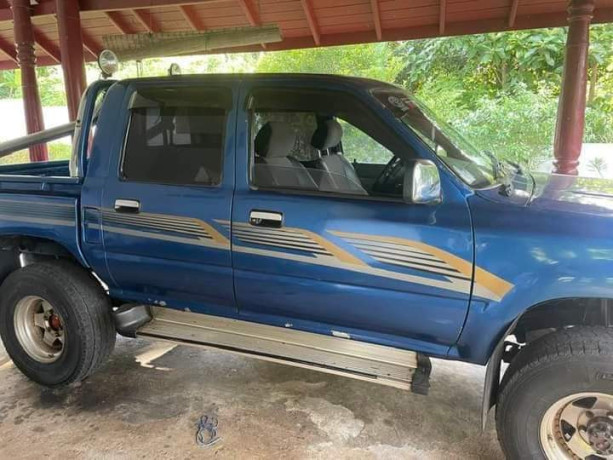 toyota-hilux-1995-big-2