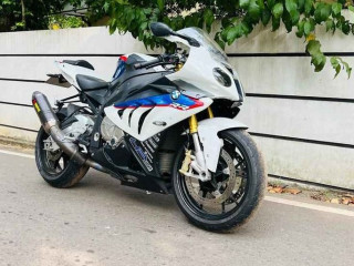 bmw-s1000rr-hp4