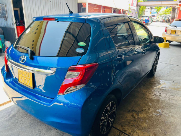 toyota-vitz-2015-big-2