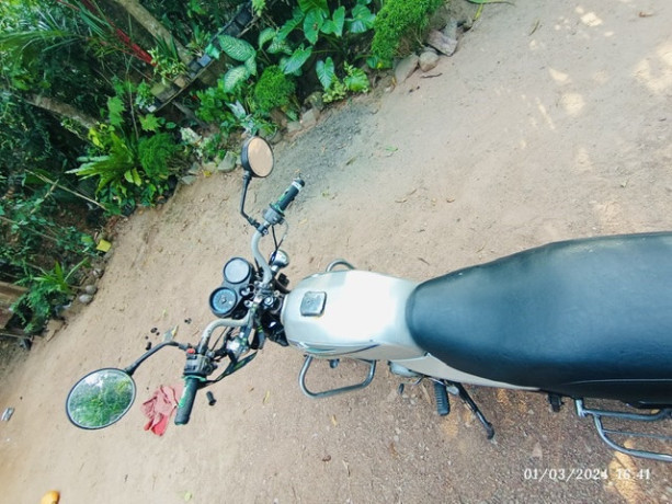 bajaj-boxer-2003-big-4