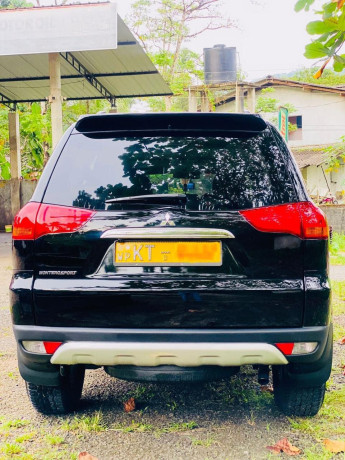 mitsubishi-montero-sports-2012-big-1