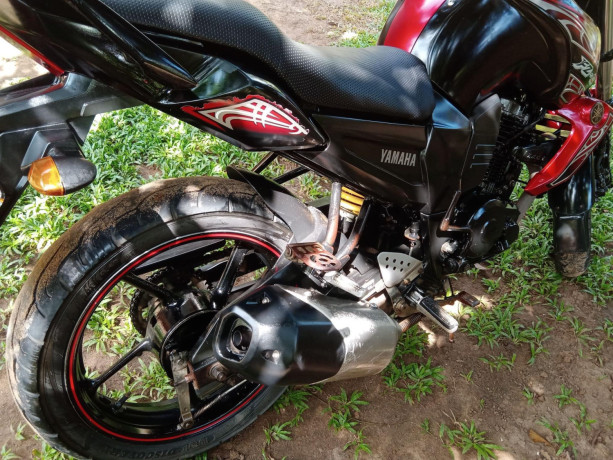 yamaha-fz-v1-2014-big-3