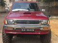 toyota-hilux-ln106-small-0