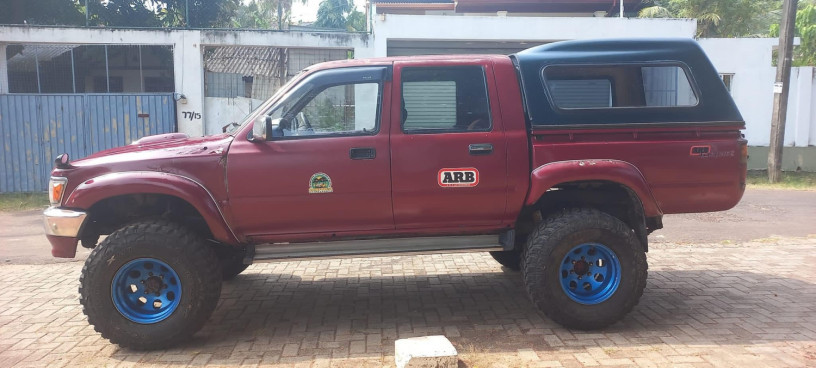 toyota-hilux-ln106-big-1