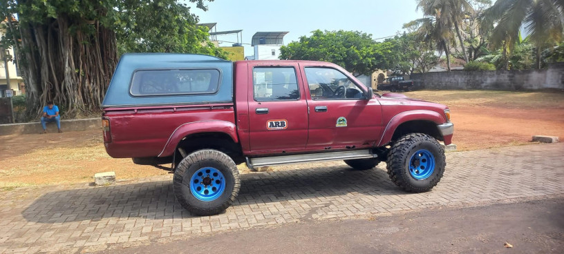 toyota-hilux-ln106-big-2