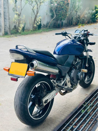 honda-hornet-ch110-2012-big-3