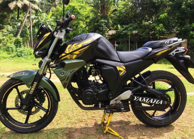 yamaha-fz-v2-big-0