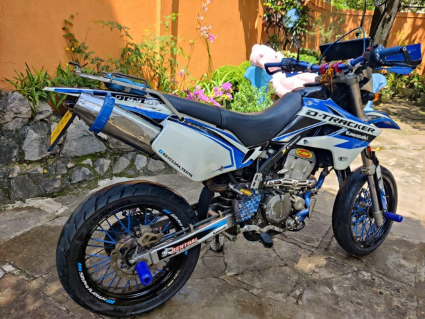 kawasaki-dtracker-250-2015-big-0