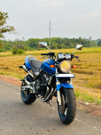 honda-hornet-ch125-2013-big-1