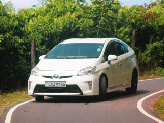 Toyota prius 3rd gen 2012
