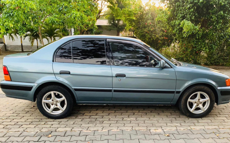 toyota-corsa-1998-big-2