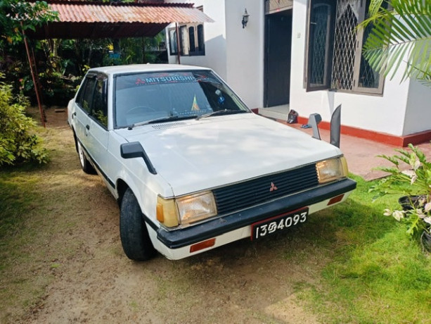 mitsubishi-lancer-box-1987-big-0