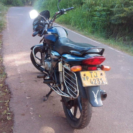 bajaj-discover-100-big-3