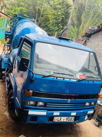 isuzu-mixer-truck-1990-big-1