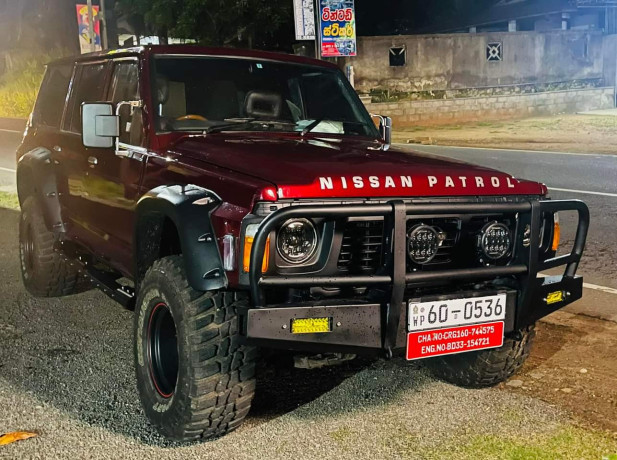 nissan-patrol-y60-big-0