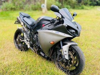 yamaha-r1-unregistered