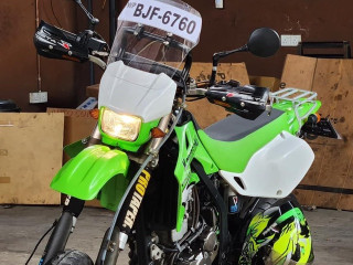 kawasaki-d-tracker-250-2023