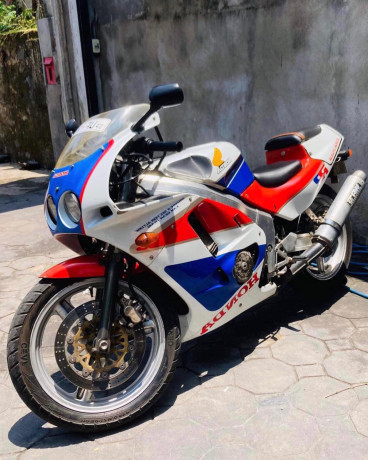 honda-cbr-250-2008-big-1