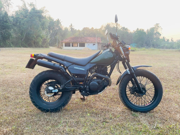 yamaha-tw200-big-0