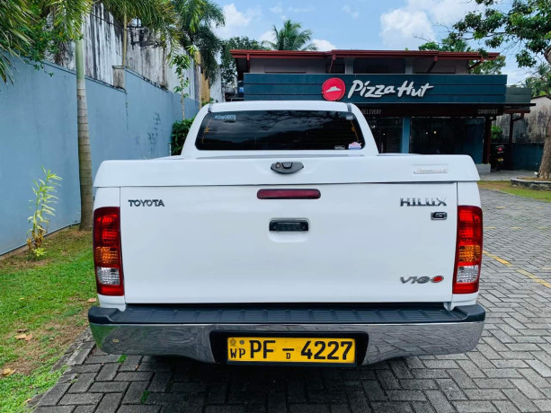 toyota-hilux-vigo-2008-big-2