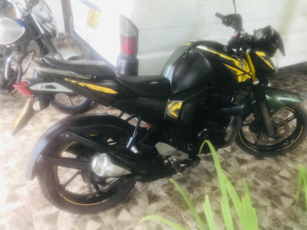 yamaha-fz-v2-big-3