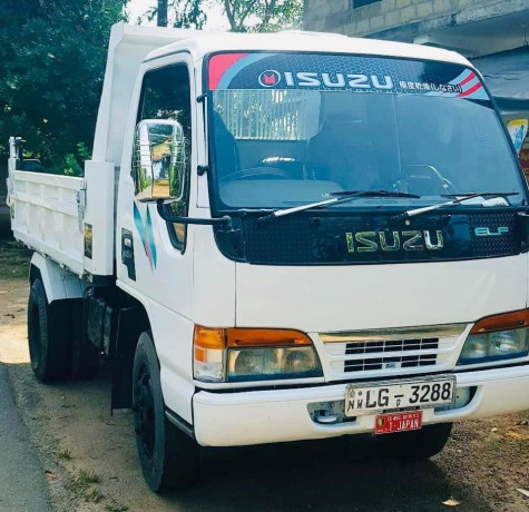 isuzu-tipper-2009-big-1