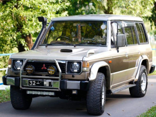 mitsubishi-pajero-1985