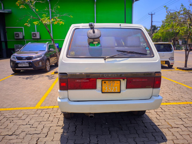 toyota-townace-cr27-big-3