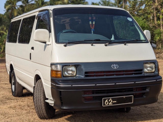 toyota-hiace-lh113-1997