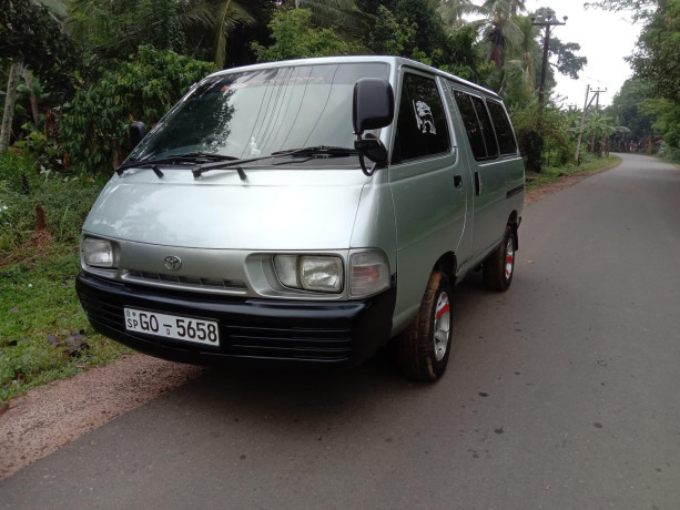 toyota-townace-1996-big-1